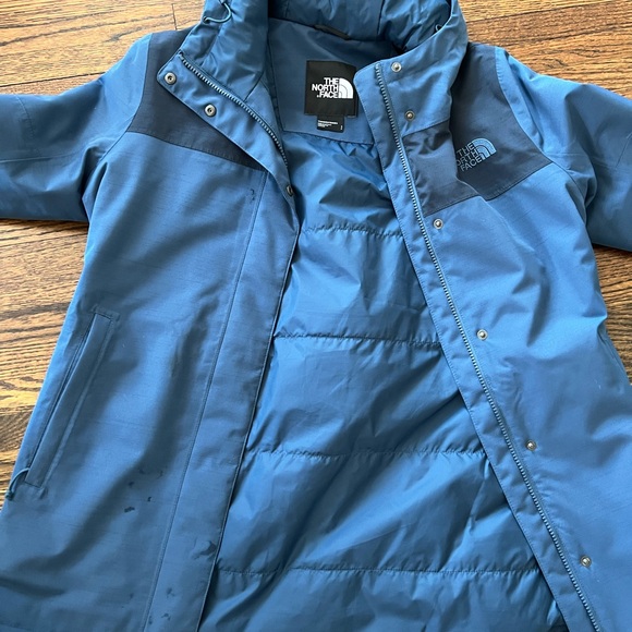 Northface Women’s Small Winter Jacket. - Picture 2 of 3